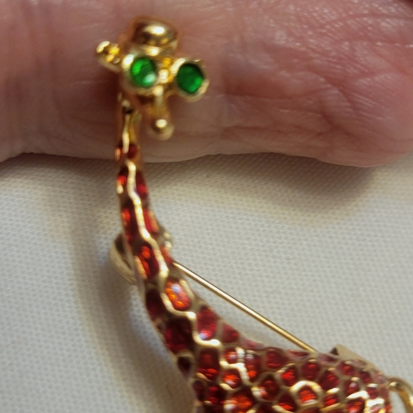 Whimsical Giraffe Brooch - Picture 2 of 6